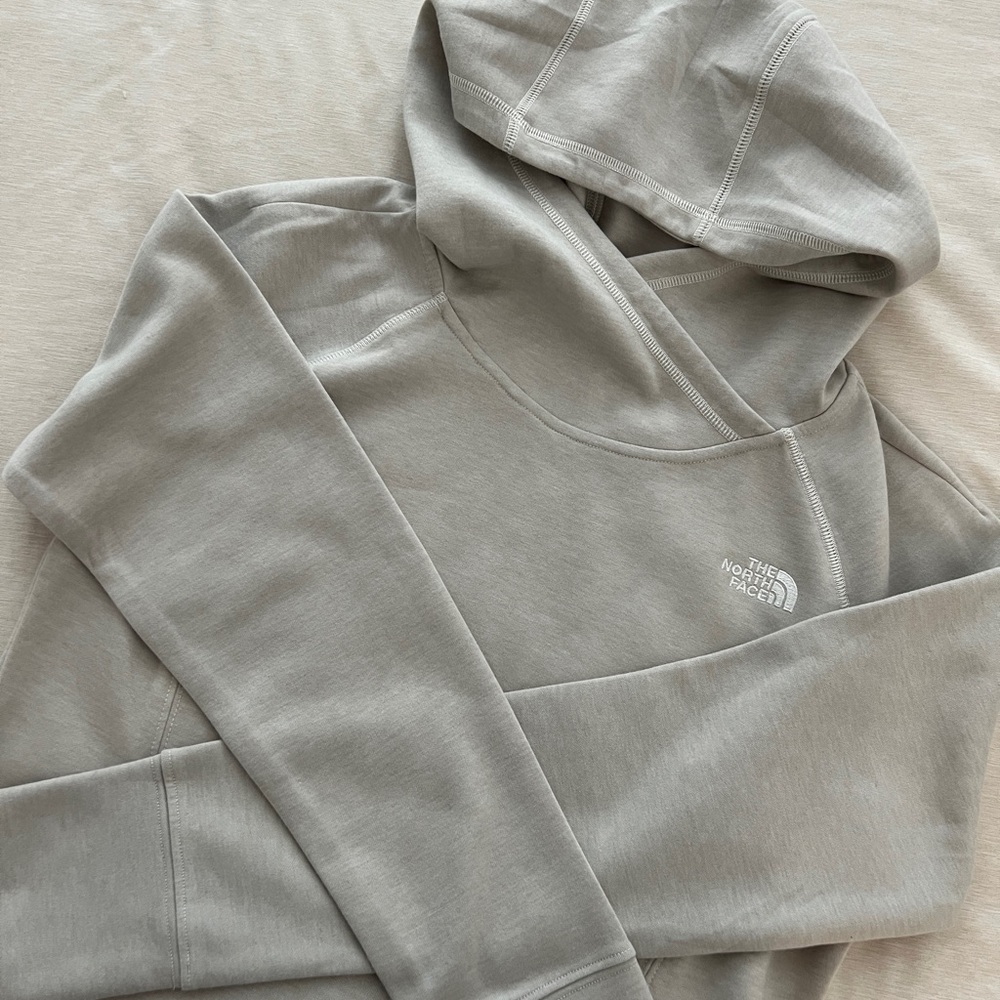 The North Face Women's Light Gray Hoodie